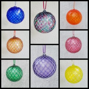 Round Ornaments – Diamond pattern, assorted colors